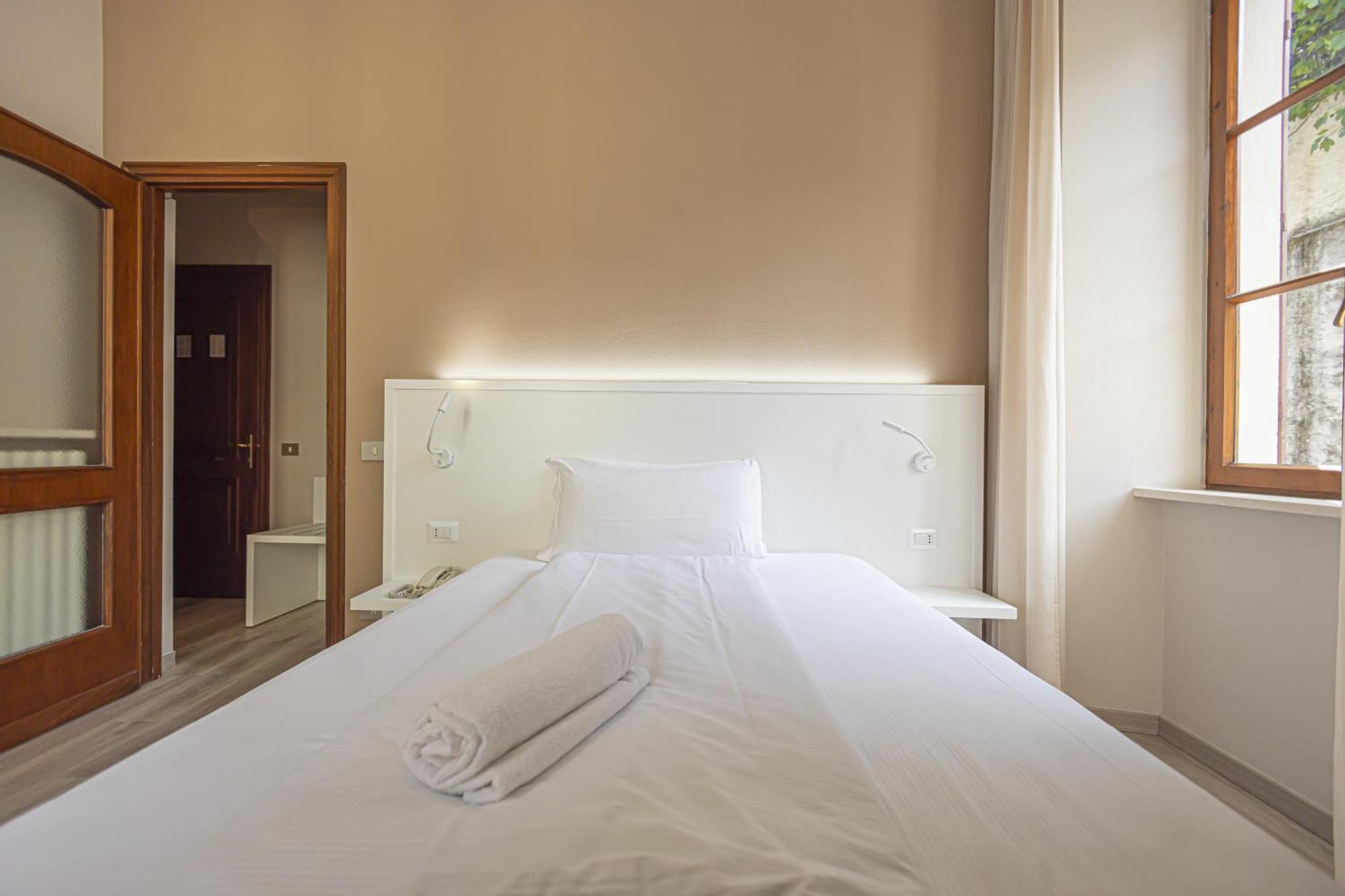 Hotel Il Portico By Lvg Hotel Collection Cannobio Rum bild