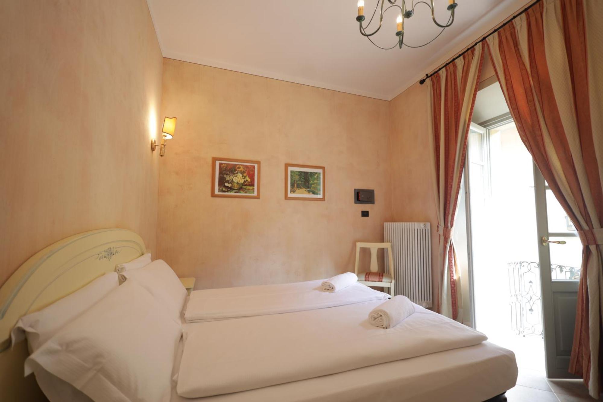 Hotel Il Portico By Lvg Hotel Collection Cannobio Exteriör bild